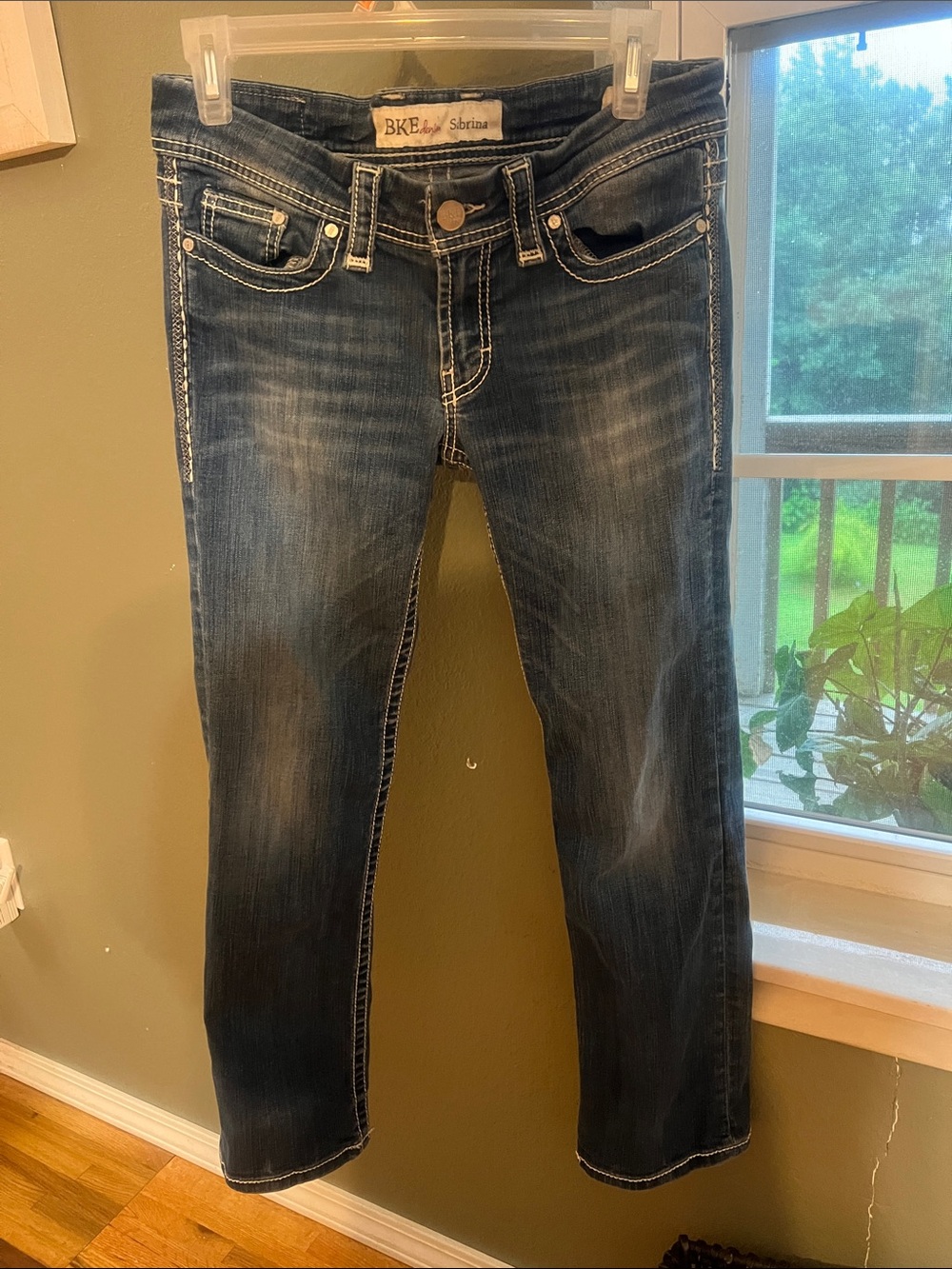 BKE Women’s Straight Leg Jeans in Dark Blue Wash